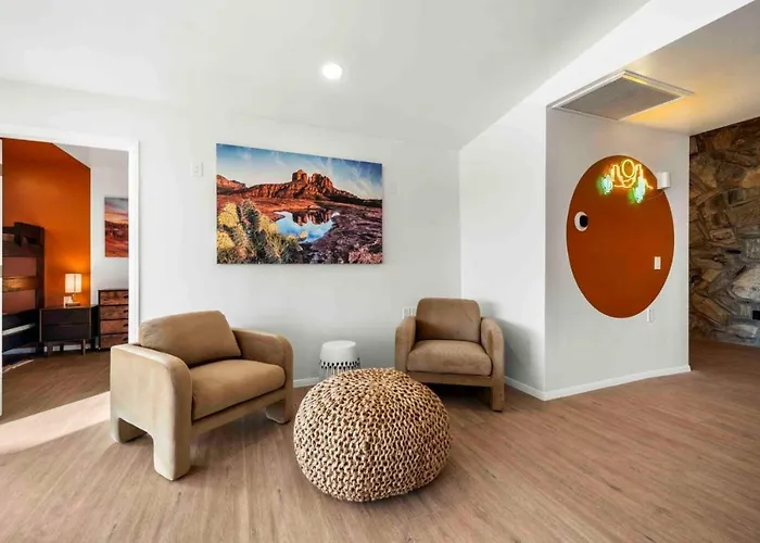 Unrivaled Views Large Uptown With Swimspa And Sauna