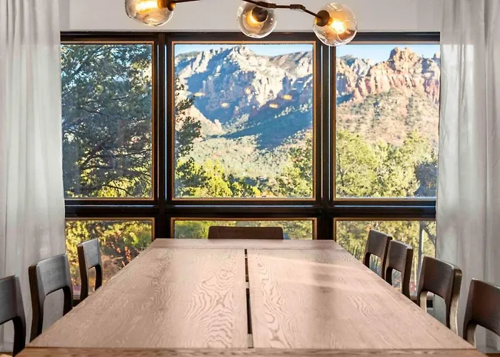 Holiday home Unrivaled Views Large Uptown With Swimspa And Sauna *