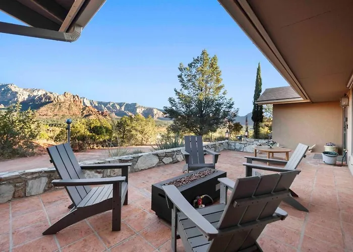 Holiday home Unrivaled Views Large Uptown With Swimspa And Sauna
