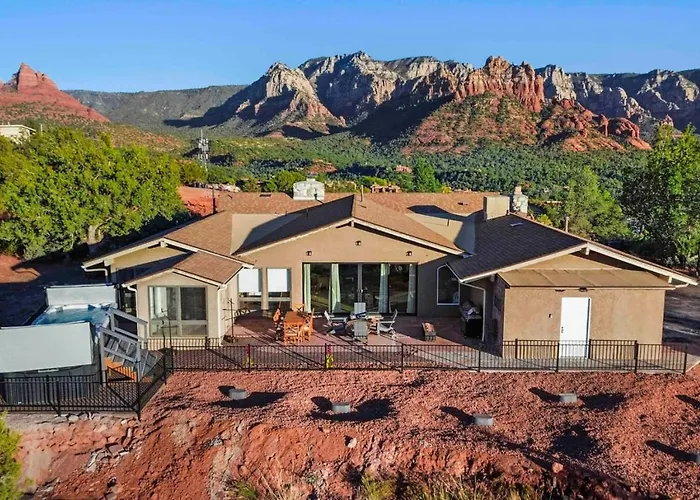 Holiday home Unrivaled Views Large Uptown With Swimspa And Sauna *